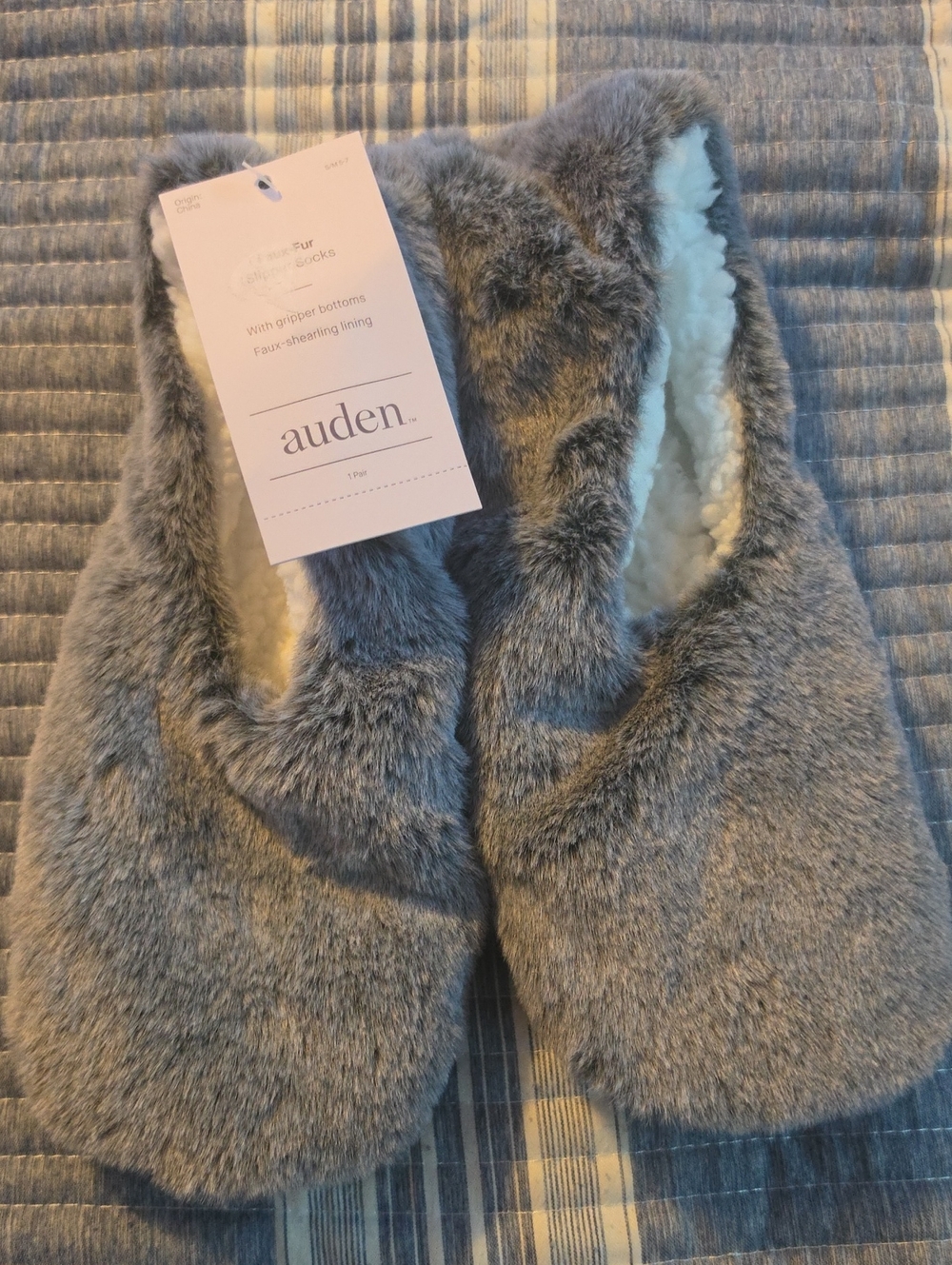 Auden Faux Fur Slipper Booties in Gray with Cream Lining Size S/M 5-7
